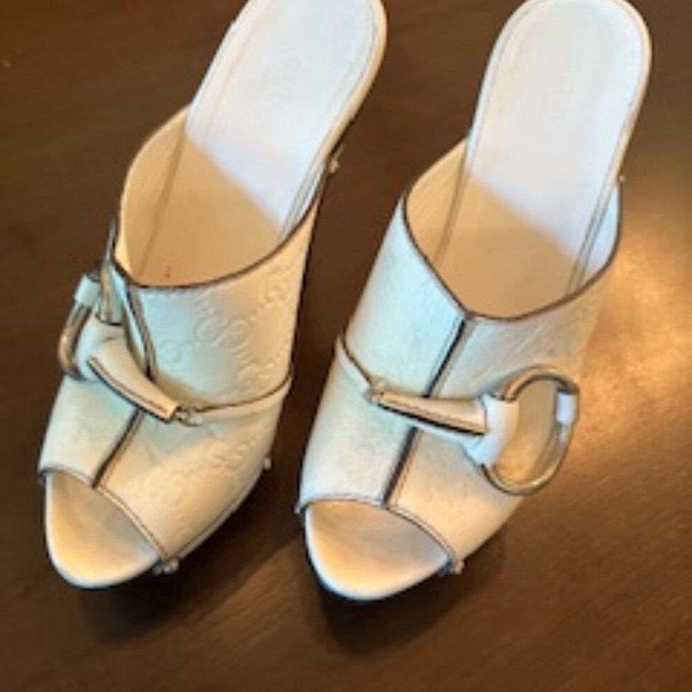 Gucci Cream Leather Open-Toe Slide Mules with Metal Horsebit